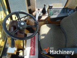 CASE 721 Frontaliniai krautuvai #1013