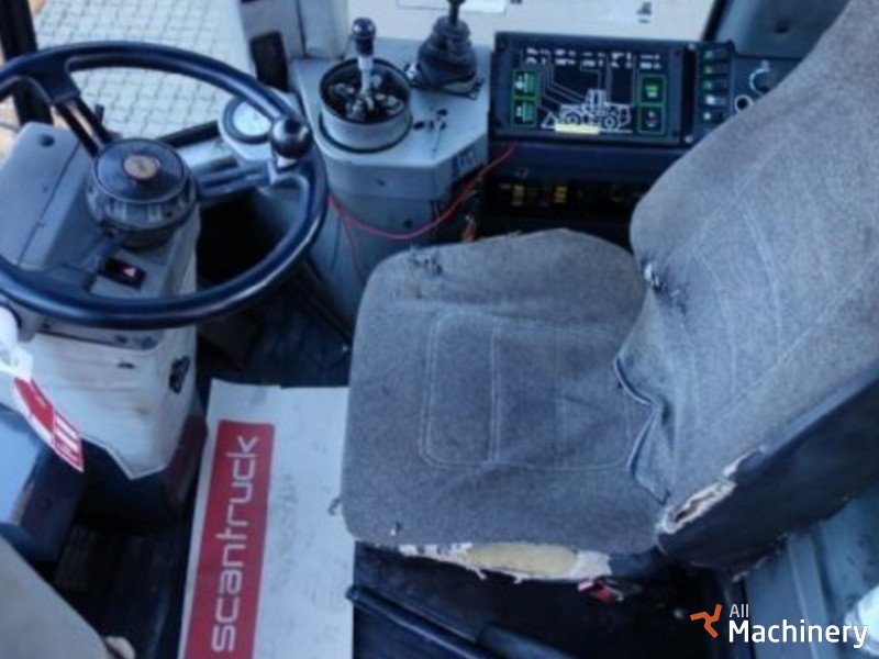 CASE 721B Frontaliniai krautuvai #1014