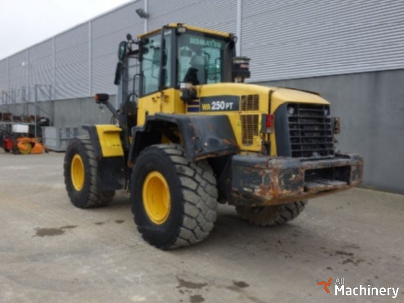 KOMATSU WA250PT-5 Frontaliniai krautuvai #1015