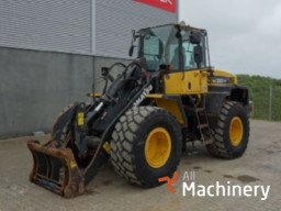 KOMATSU WA250PT-5 Frontaliniai krautuvai #1015