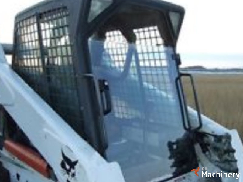 BOBCAT 443 Kabinos ir kėbulo dalys #1086