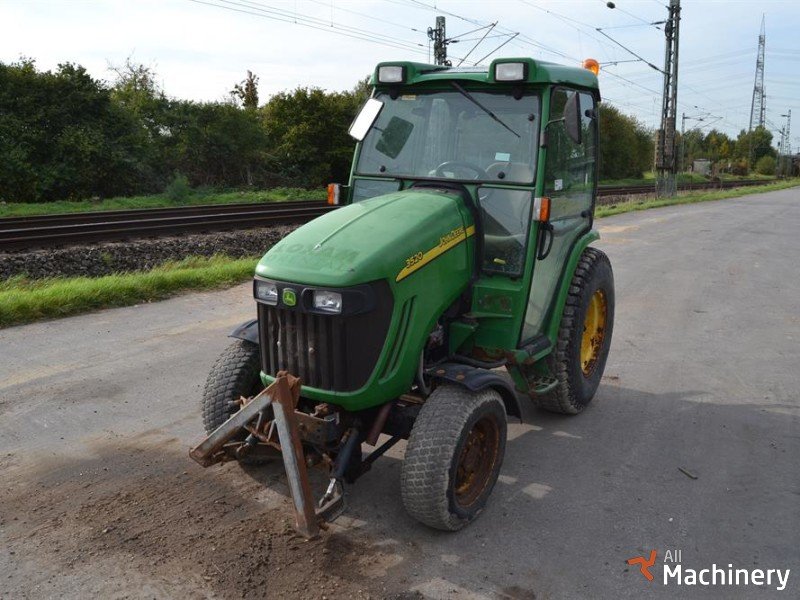 JOHN DEERE 3520 Mini traktoriai #1144