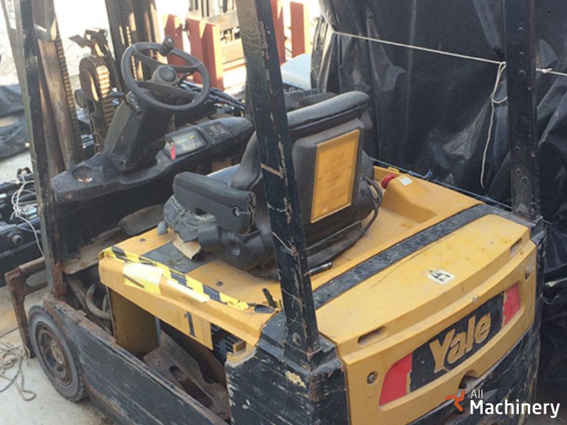 YALE ERP18ATF (SW8) E2080 Šakiniai triračiai krautuvai #1162