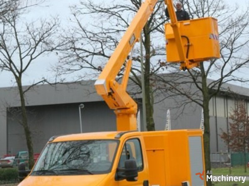 VOLKSWAGEN Crafter Autobokšteliai #143