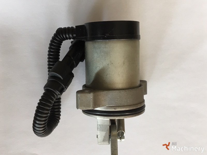 DEUTZ-FAHR 2011 - 12V (04103812) Traktorių varikliai ir jų dalys #1592