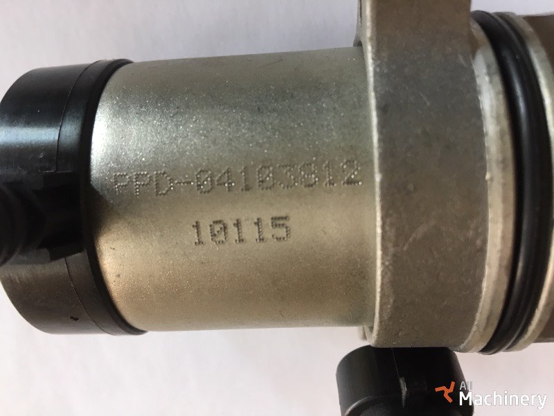 DEUTZ-FAHR 2011 - 12V (04103812) Traktorių varikliai ir jų dalys #1592