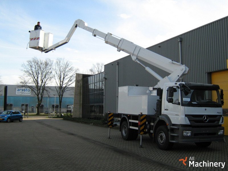 Custers Taurus 300-22 Autobokšteliai #1707