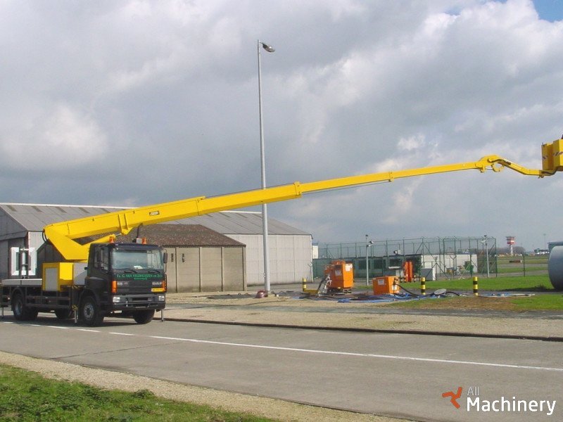 Custers Taurus 330-26 Autobokšteliai #1708