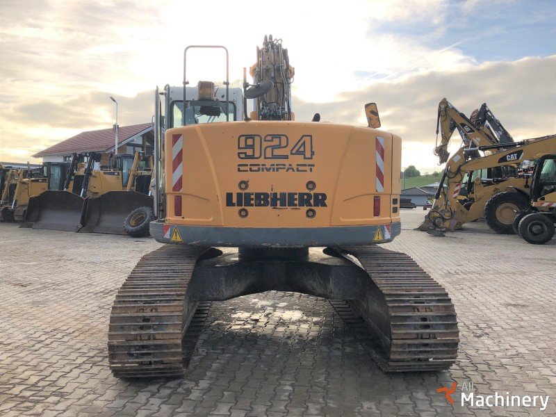 LIEBHERR R924 Vikšriniai ekskavatoriai #2272