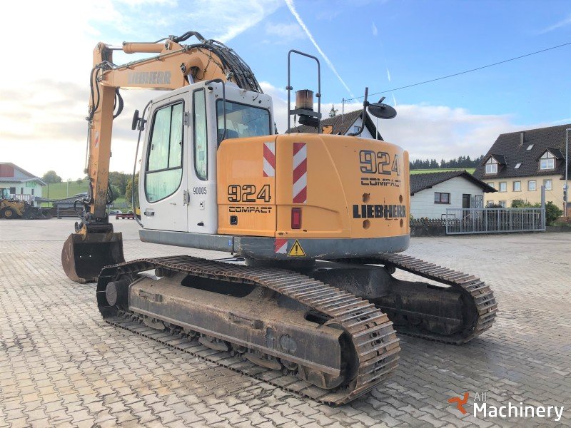 LIEBHERR R924 Vikšriniai ekskavatoriai #2272