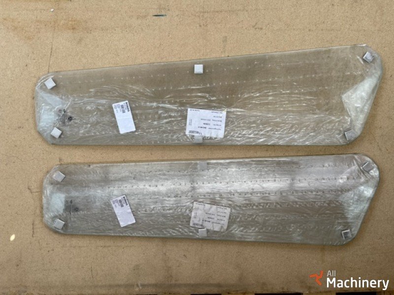 BOMAG 32121169 glass Kabinos ir kėbulo dalys #4147