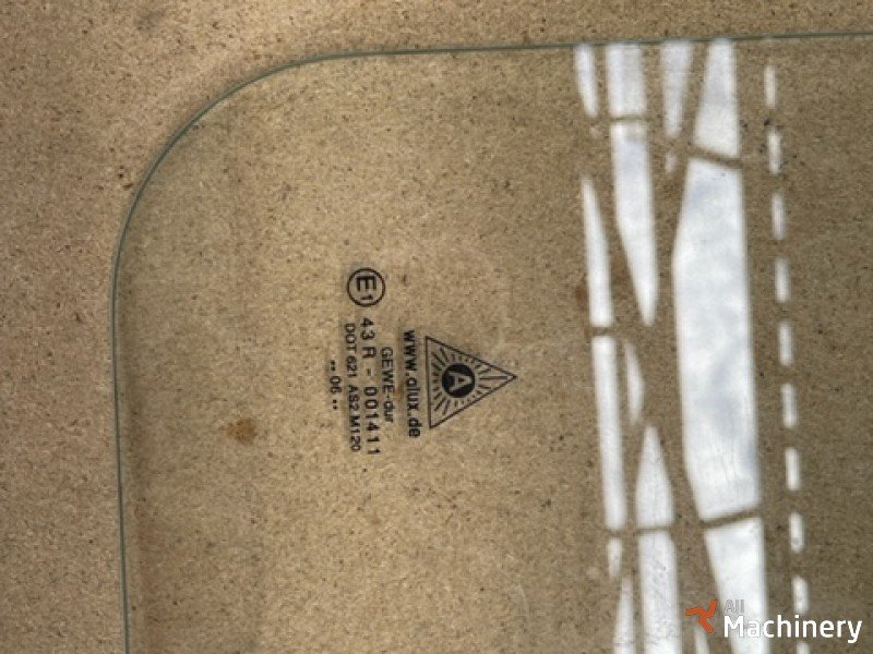 HBM Nobas 32121113 Kabinos ir kėbulo dalys #4341