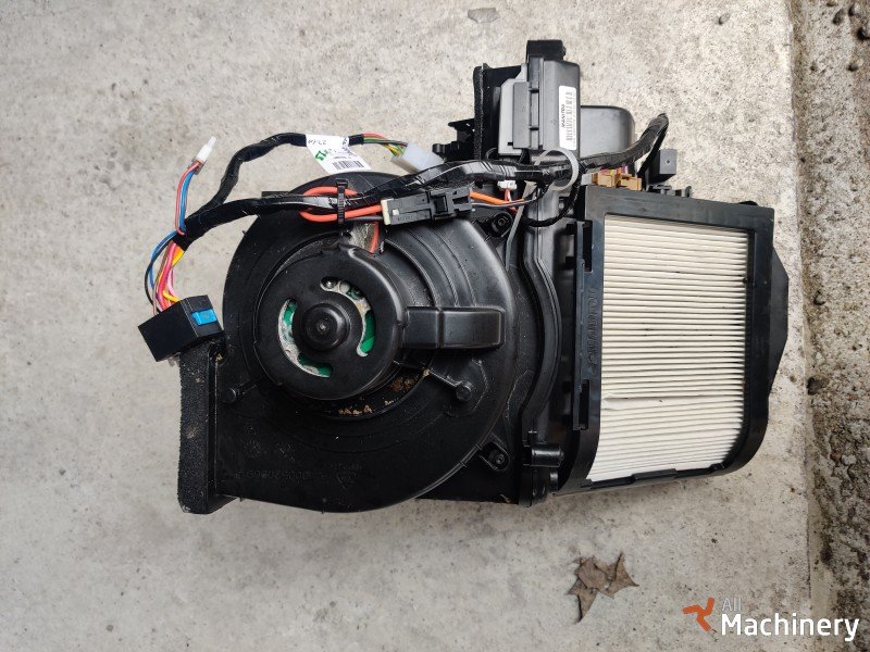 MANITOU 1001970392 blower motor Krautuvų kabinos ir kėbulo dalys #4365