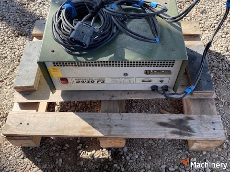 OTHER Battery Charger 24/30 FZ Elektros įranga #7053