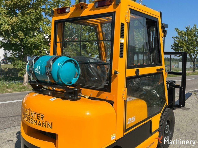 GUNTER GROSSMANN 2.5T 3M LPG CAB Šakiniai krautuvai #8025