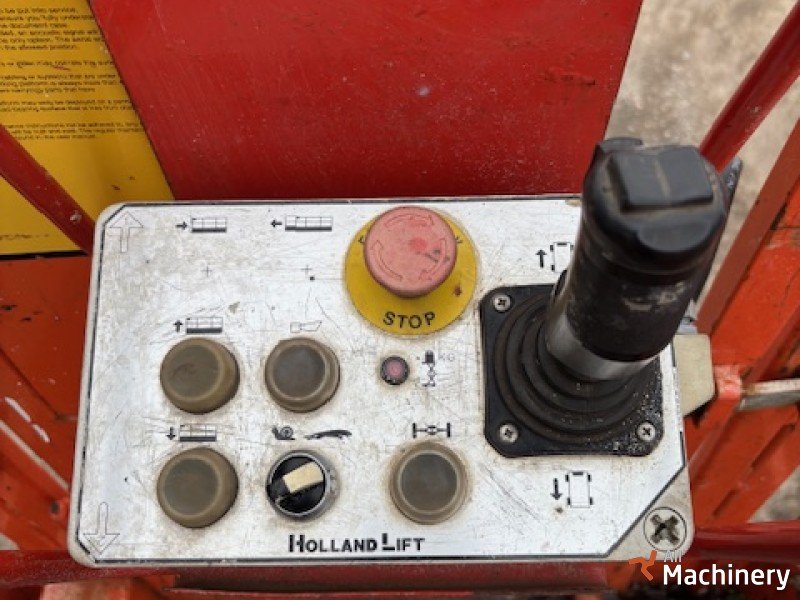 HOLLAND LIFT N165EL12 Žirkliniai keltuvai #8029