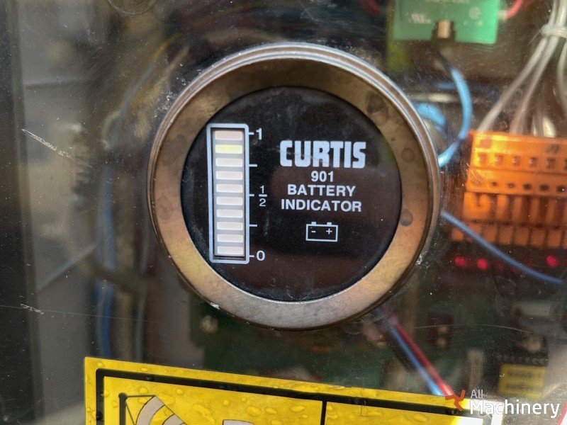 PB S225-12ES Žirkliniai keltuvai #8060