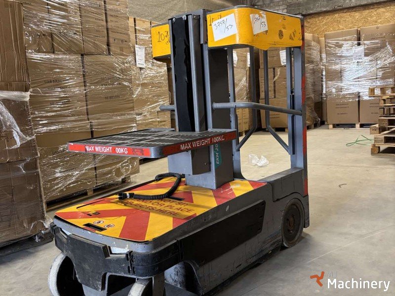 JUNGHEINRICH EKM 202 Vertical order picker Užsakymų komplektavimo mašinos #8088