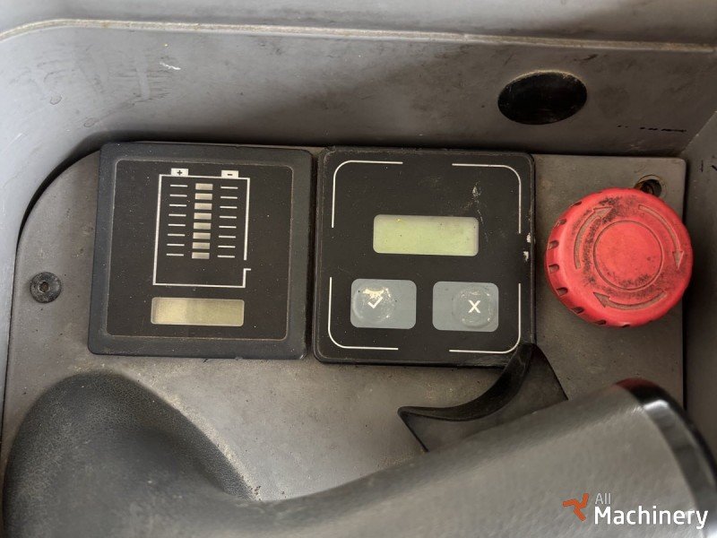 JUNGHEINRICH EKM 202 Vertical order picker Užsakymų komplektavimo mašinos #8088