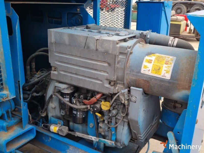 GENIE 4390 Žirkliniai keltuvai #8138