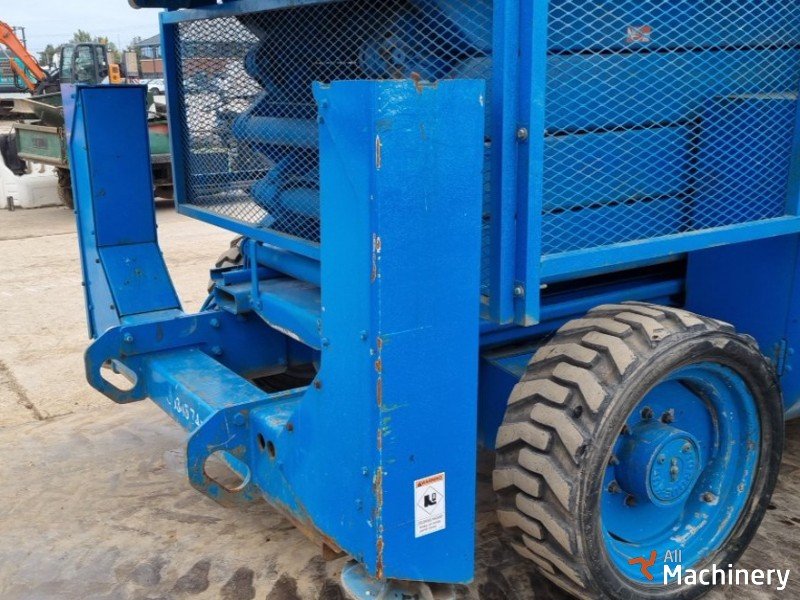 GENIE 4390 Žirkliniai keltuvai #8138