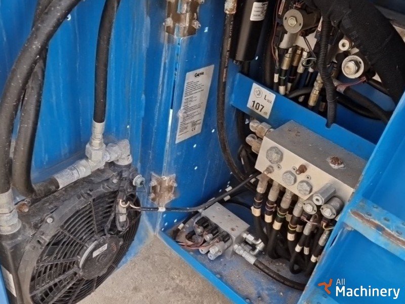 GENIE GS4390 Žirkliniai keltuvai (2013 m.) #8254