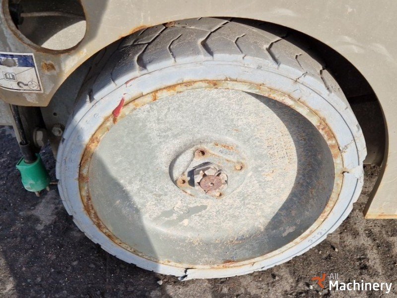 HAULOTTE Compact 8 Žirkliniai keltuvai (2008 m.) #8267