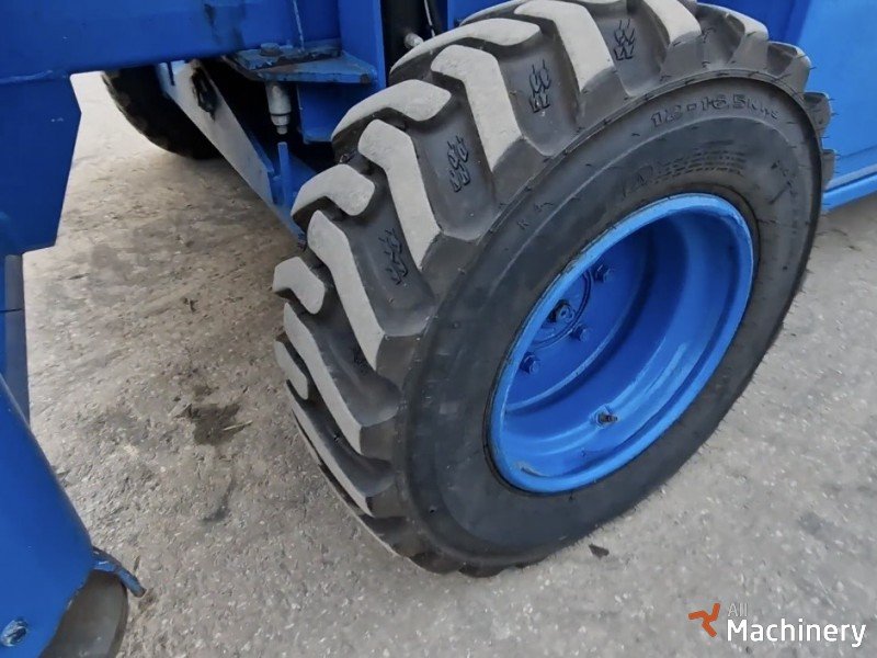 HOLLAND LIFT HL-220 D25 Žirkliniai keltuvai (2009 m.) #8288