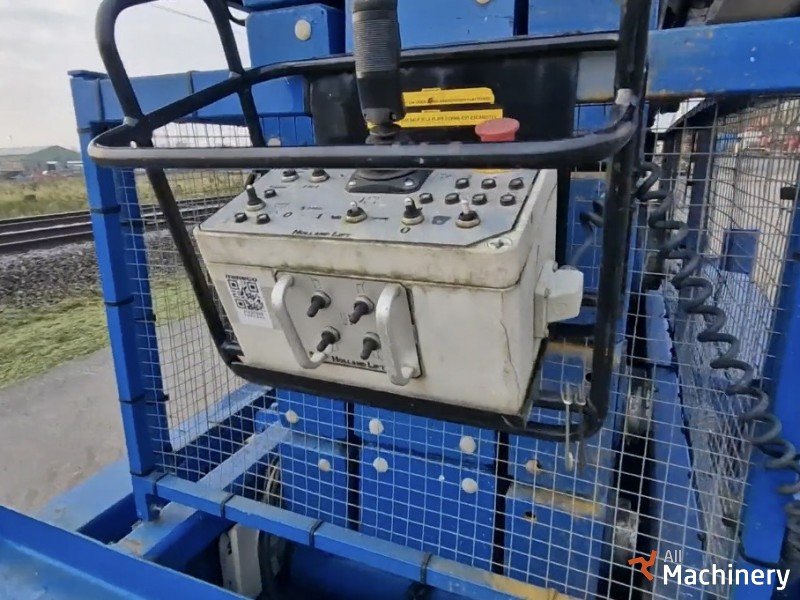 HOLLAND LIFT HL-220 D25 Žirkliniai keltuvai (2009 m.) #8288