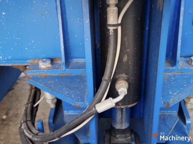 HOLLAND LIFT HL-220 D25 Žirkliniai keltuvai (2009 m.) #8288