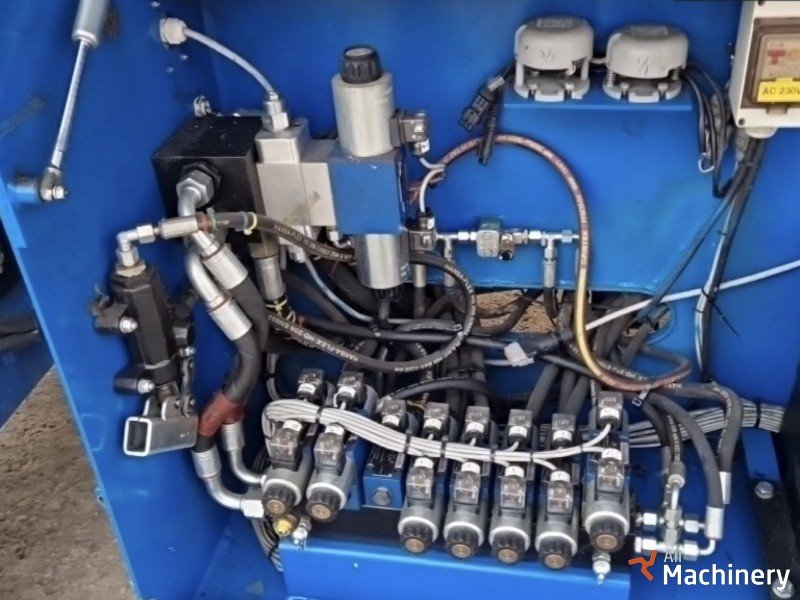 HOLLAND LIFT HL-220 D25 Žirkliniai keltuvai (2009 m.) #8288