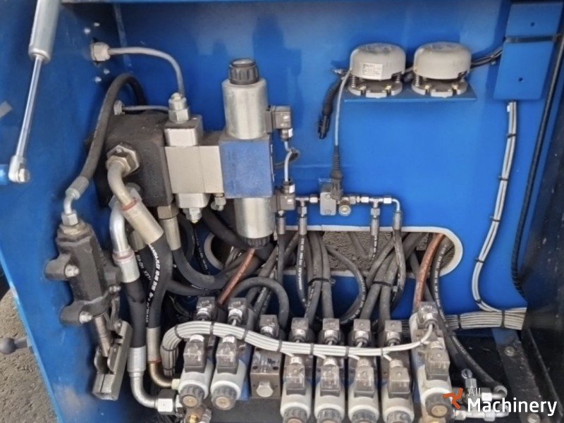 HOLLAND LIFT Holland Lift B165DL 25 Žirkliniai keltuvai (2011 m.) #8308